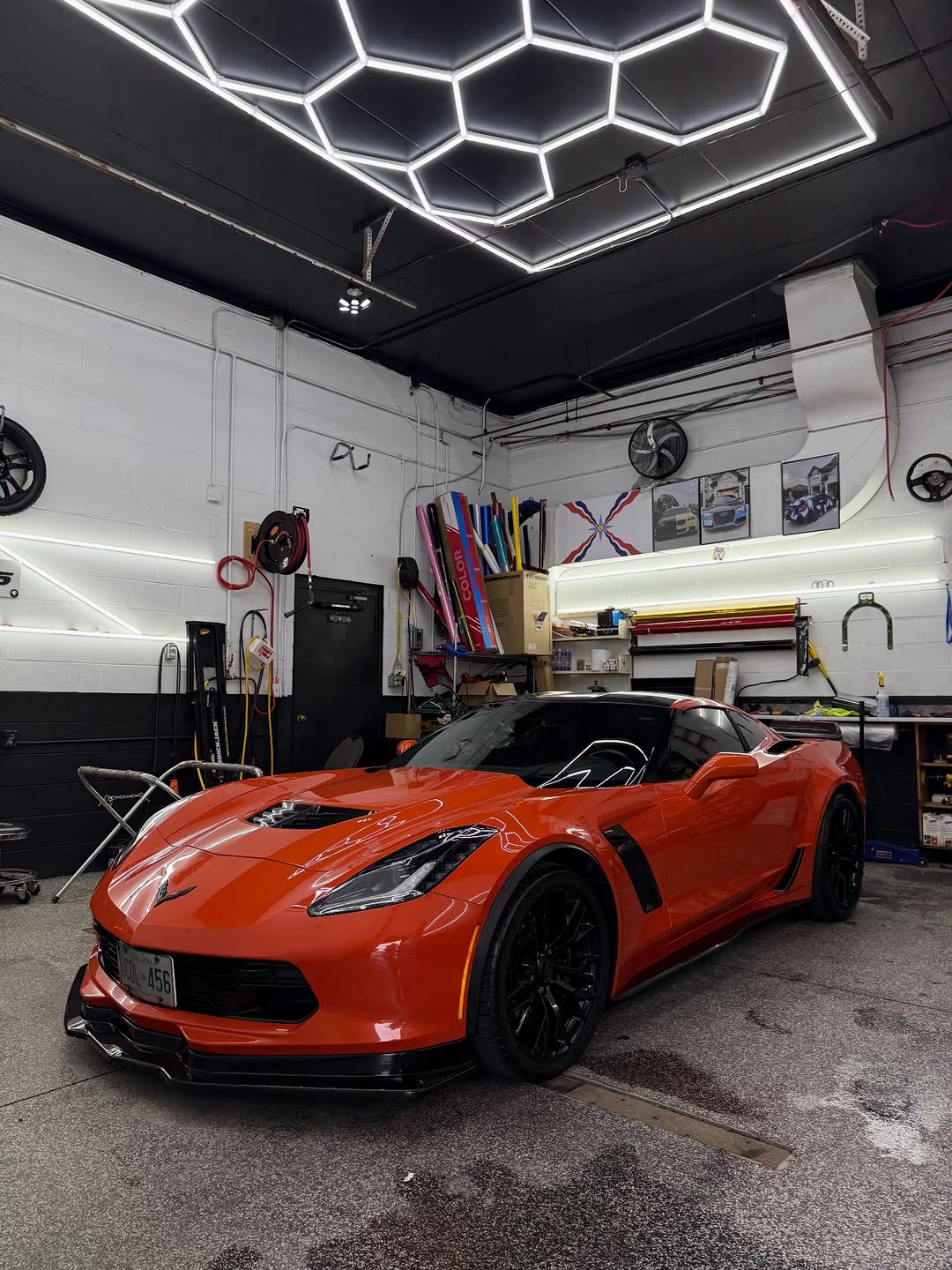 Corvette roof and spoiler in gloss carbon